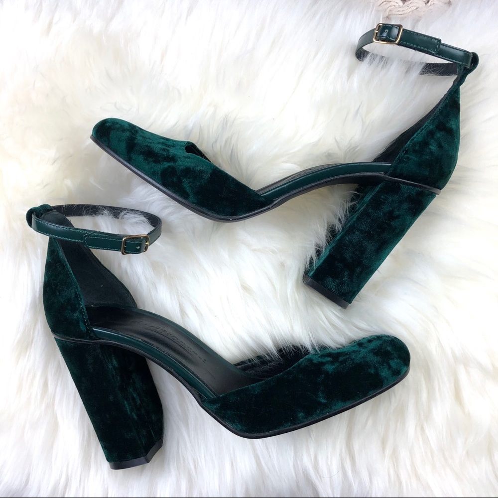 fiori francesi | Emerald Velvet Ankle Strap Pumps